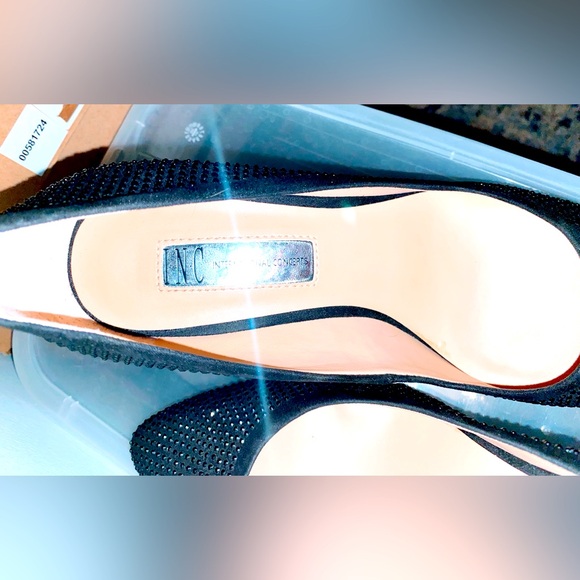 INC Black Rhinestone Pointed Toe Heel Pumps- Women’s size 7 - Picture 2 of 4